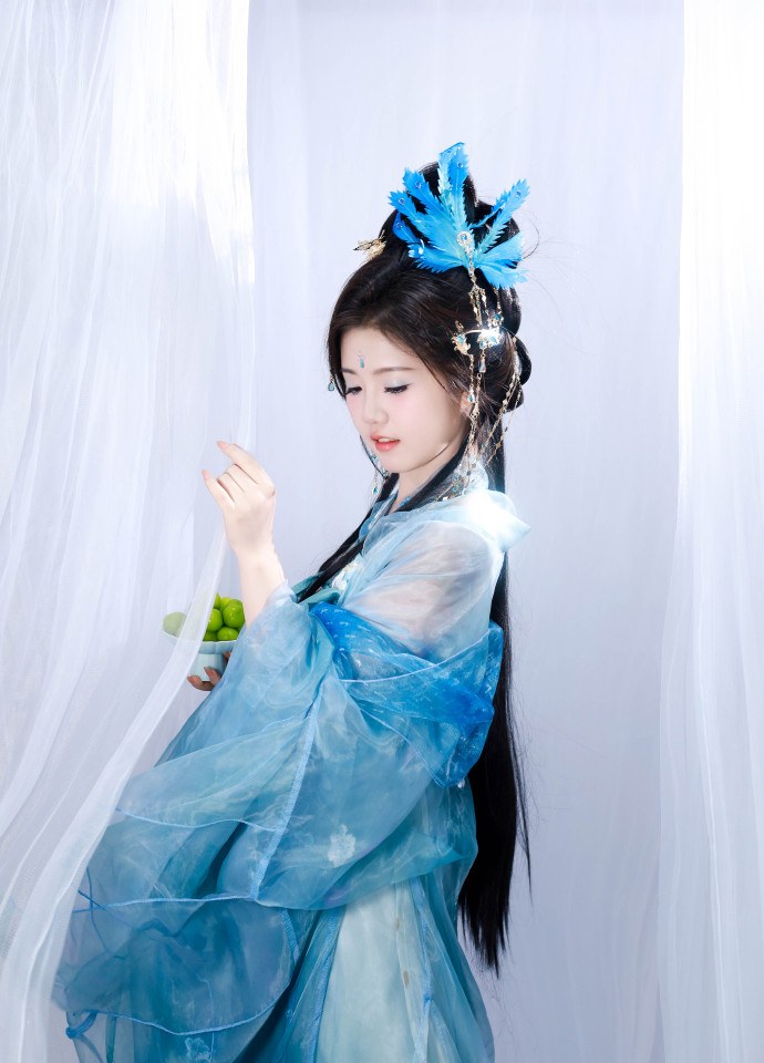 药屋少女的呢喃 封面